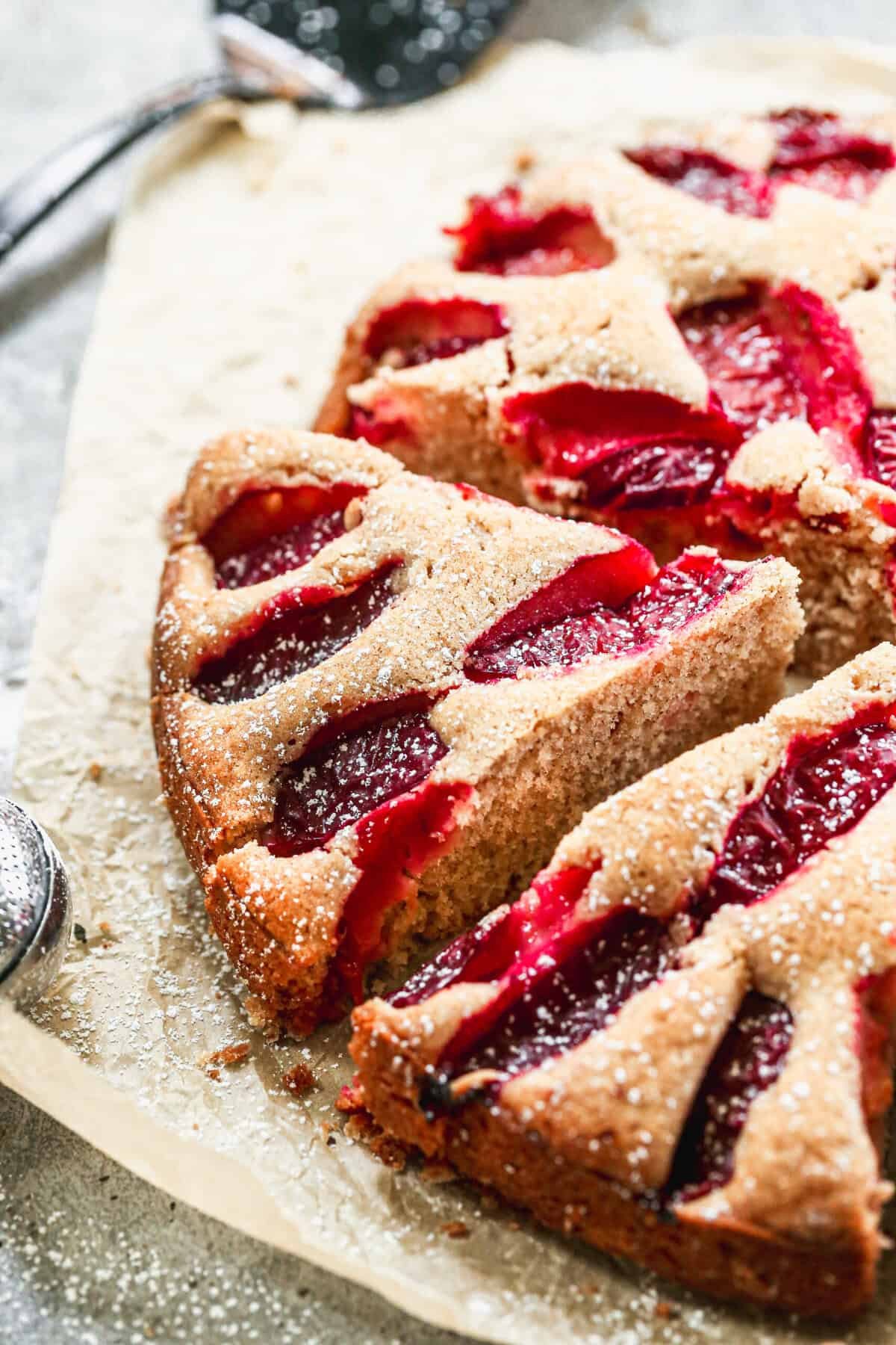 Cette recette de gâteau aux prunes crée un dessert moelleux et fruité sans effort.