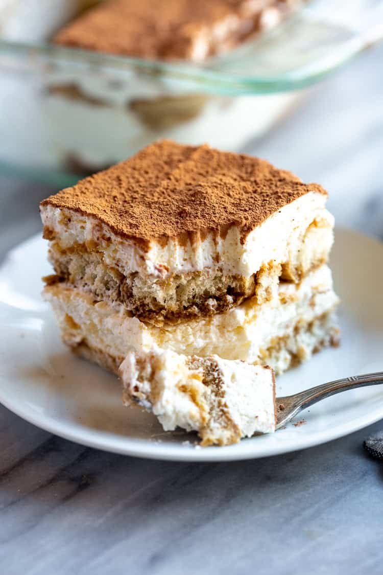 Cette recette de tiramisu combine mascarpone et espresso dans un dessert de rêve sans cuisson.