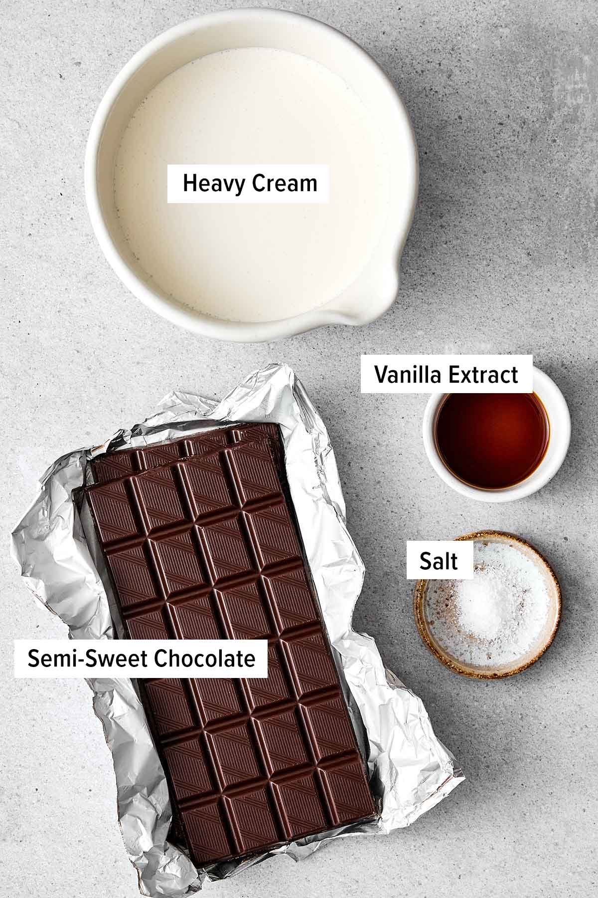 Ingrédients pour la mousse au chocolat.